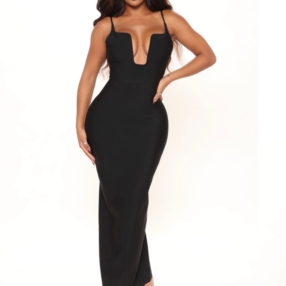 New +tags Fashion nova bandage dress maxi, low plunge, size medium